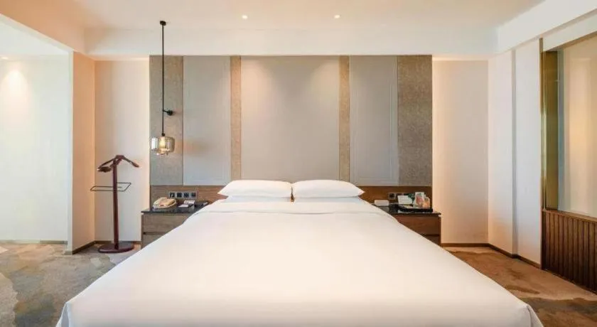 Bed in Grand Metropark Hotel Chongqing