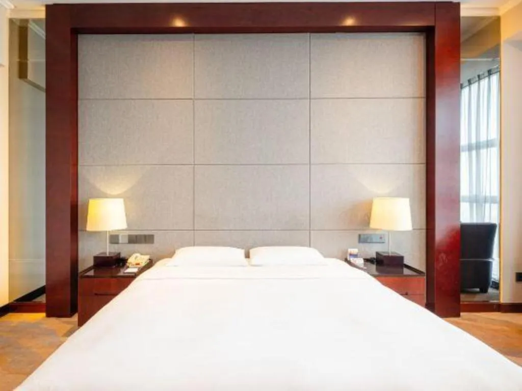 Bed in Grand Metropark Hotel Chongqing