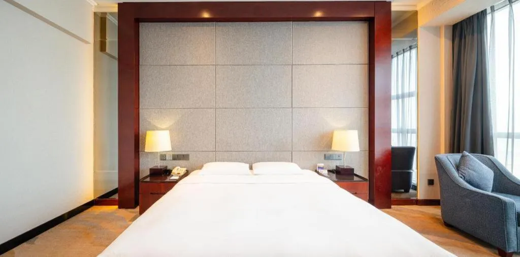 Bed in Grand Metropark Hotel Chongqing