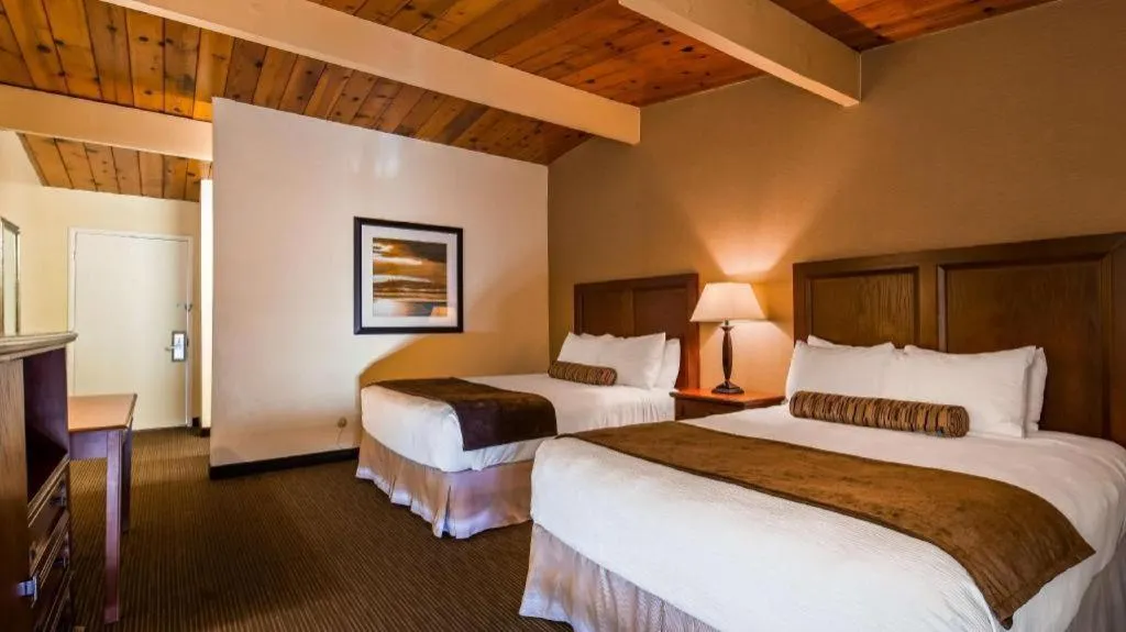 Bed in Best Western Vista Manor Lodge