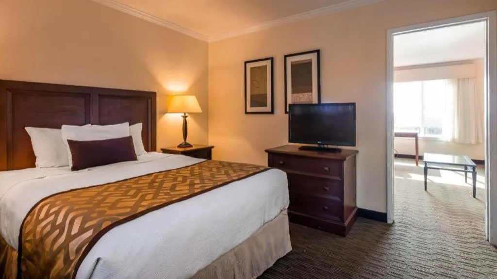 Bed in Best Western Vista Manor Lodge