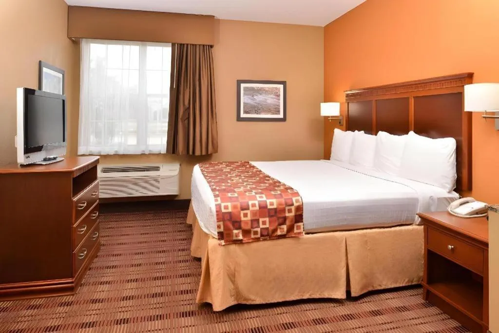 Bed in Best Western Plaquemine Inn