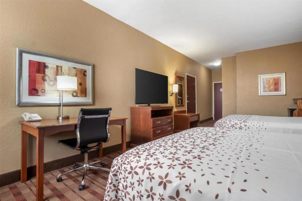 Bed in Best Western Plaquemine Inn