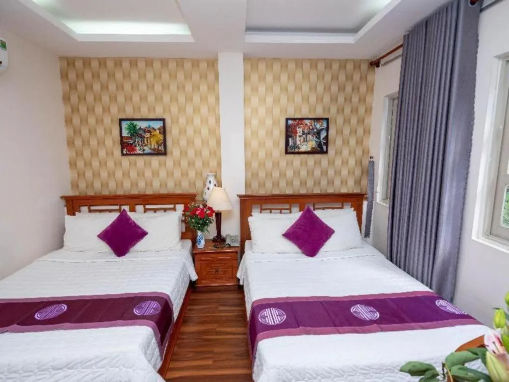 Bed in Hồng Hạc hotel