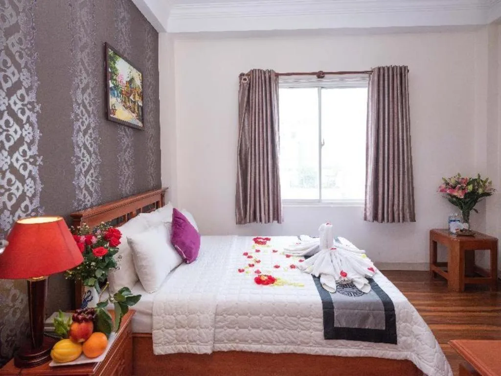 Bed in Hồng Hạc hotel