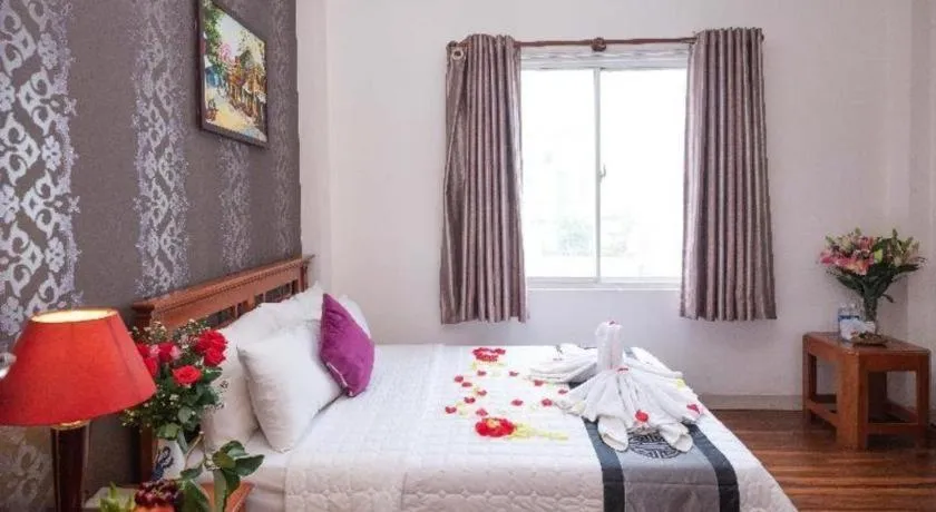 Bed in Hồng Hạc hotel