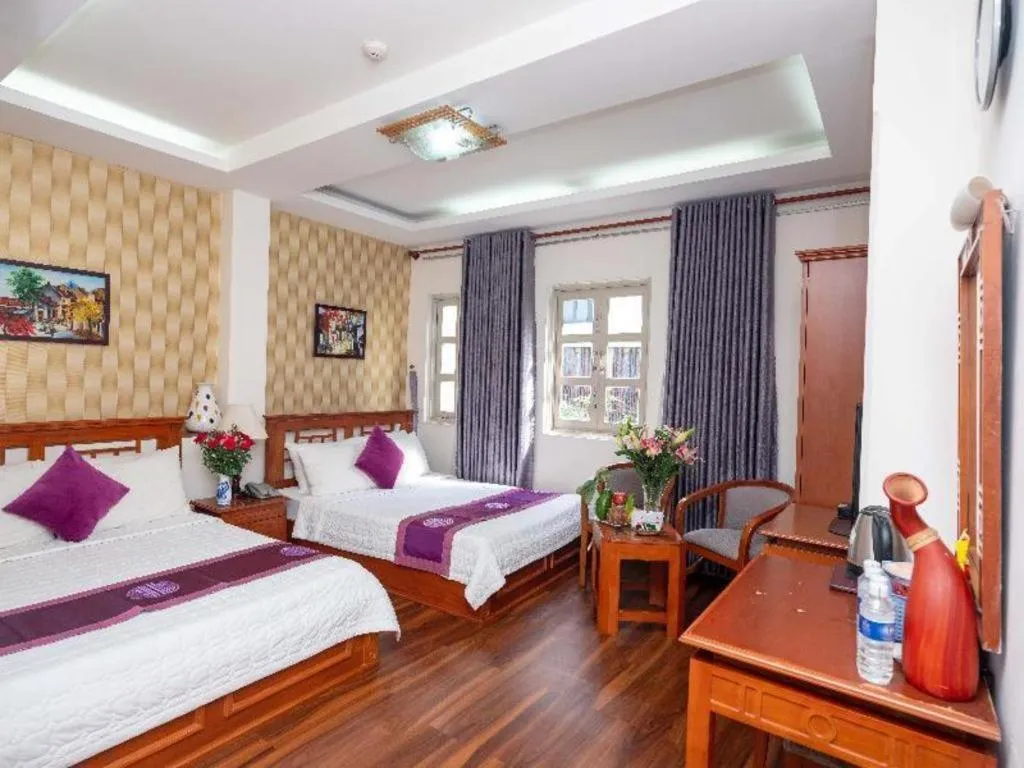 Bed in Hồng Hạc hotel