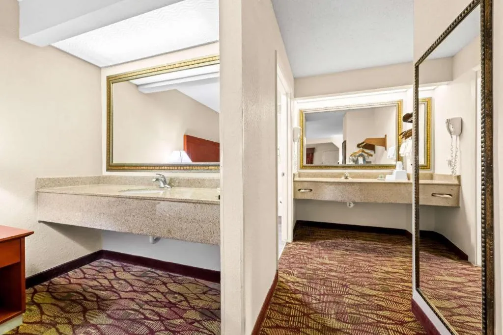 Bed in Best Western Inn