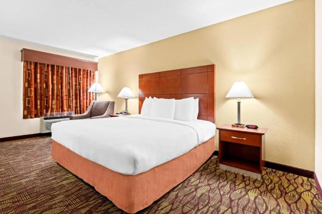 Bed in Best Western Inn