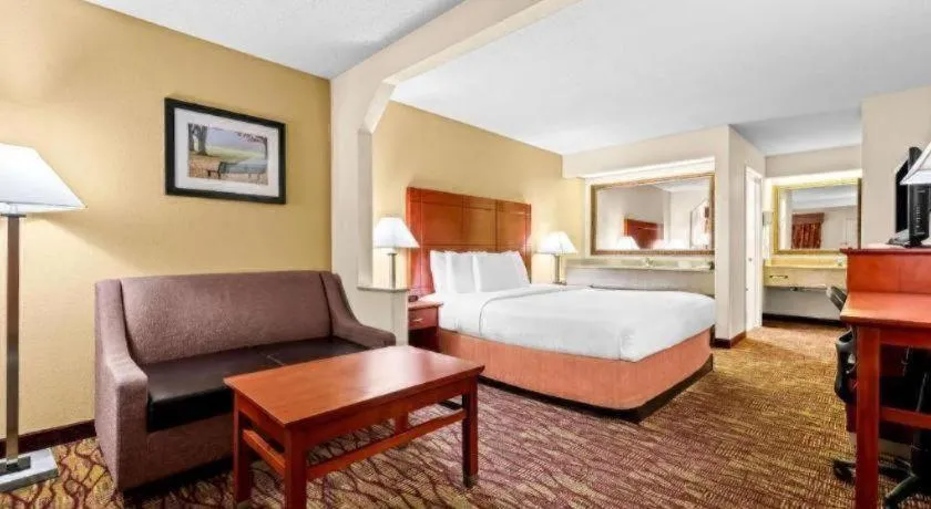 Bed in Best Western Inn