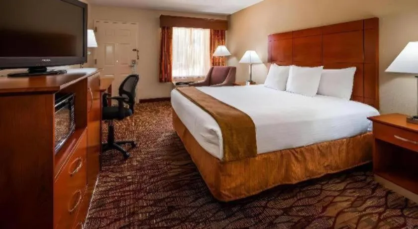 Bed in Best Western Inn