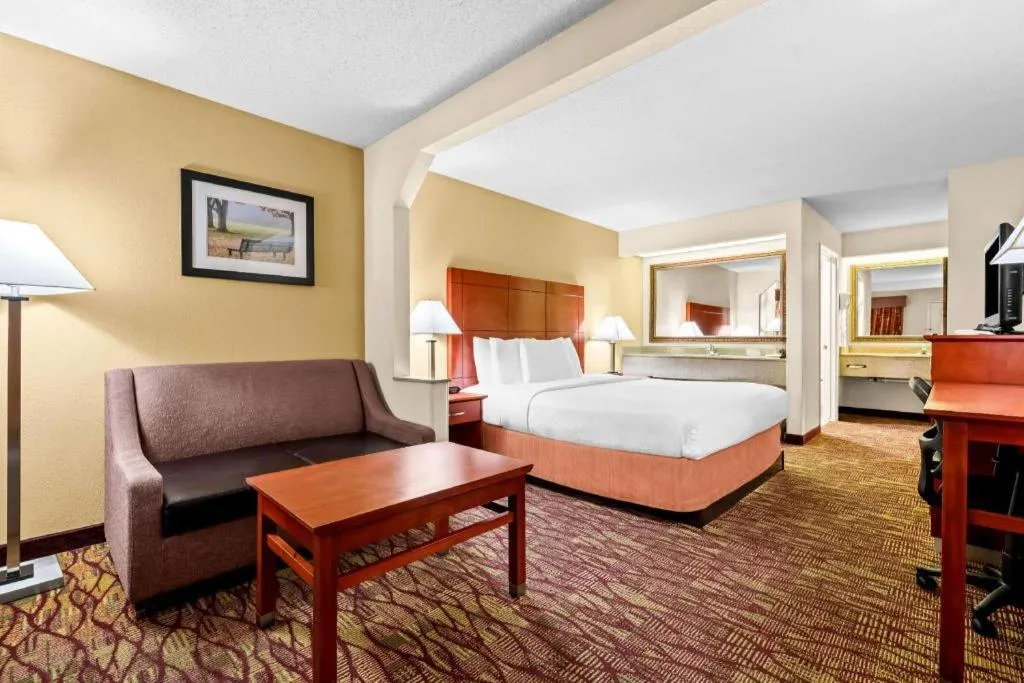 Bed in Best Western Inn