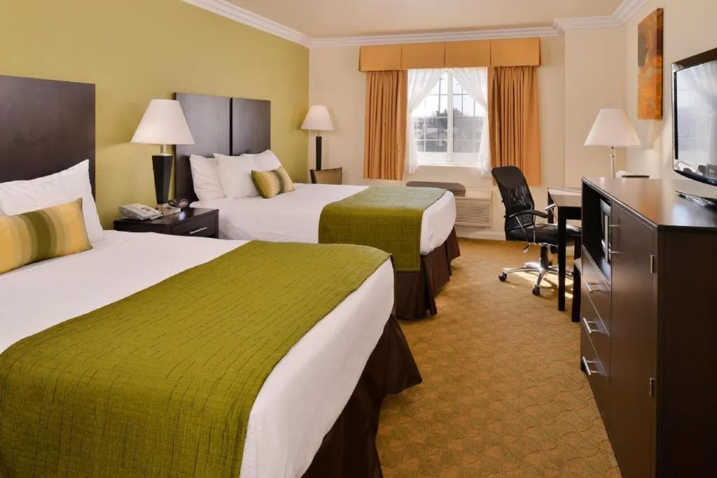 Bed in Best Western Executive Inn