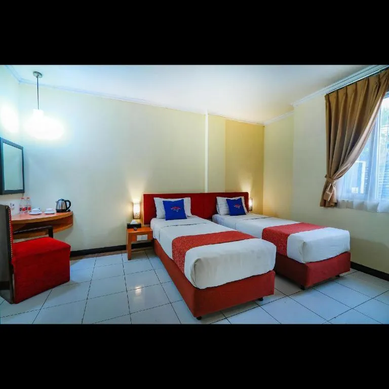 Bed in Hotel Marlin Pekalongan Managed by Dafam