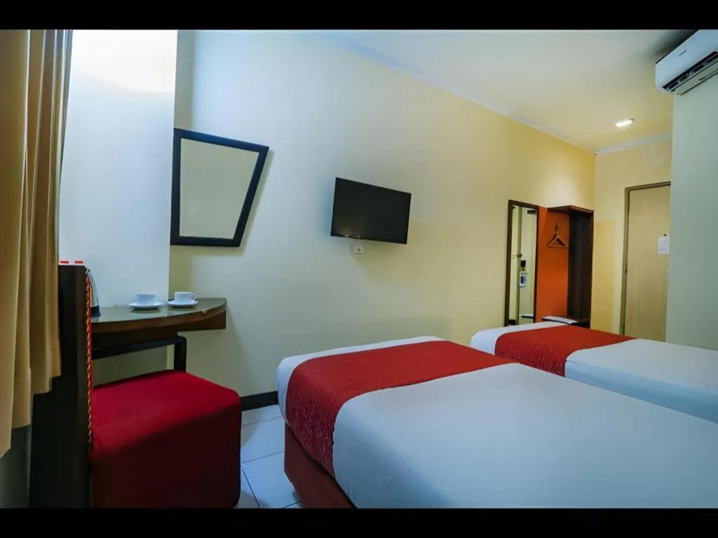 Bed in Hotel Marlin Pekalongan Managed by Dafam