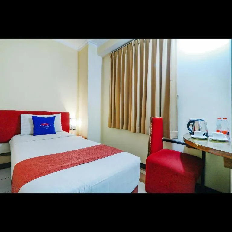 Bed in Hotel Marlin Pekalongan Managed by Dafam