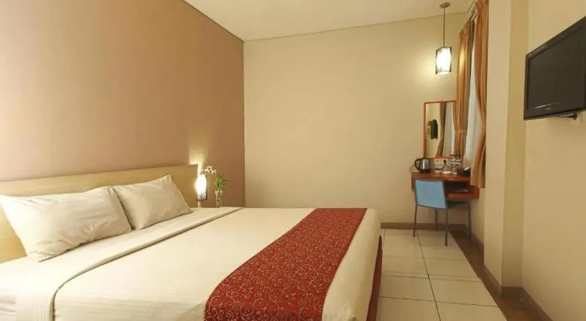 Bed in Hotel Marlin Pekalongan Managed by Dafam