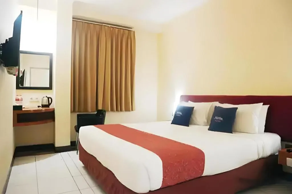 Bed in Hotel Marlin Pekalongan Managed by Dafam