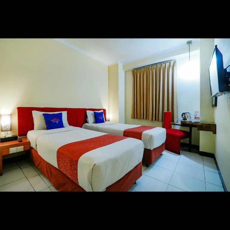 Bed in Hotel Marlin Pekalongan Managed by Dafam