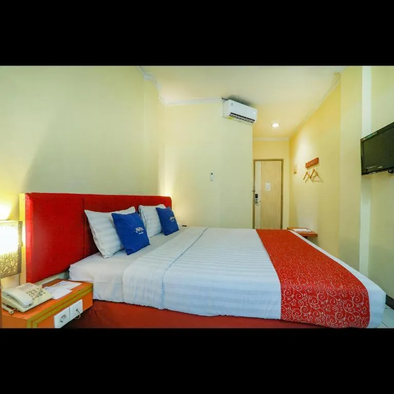 Bed in Hotel Marlin Pekalongan Managed by Dafam