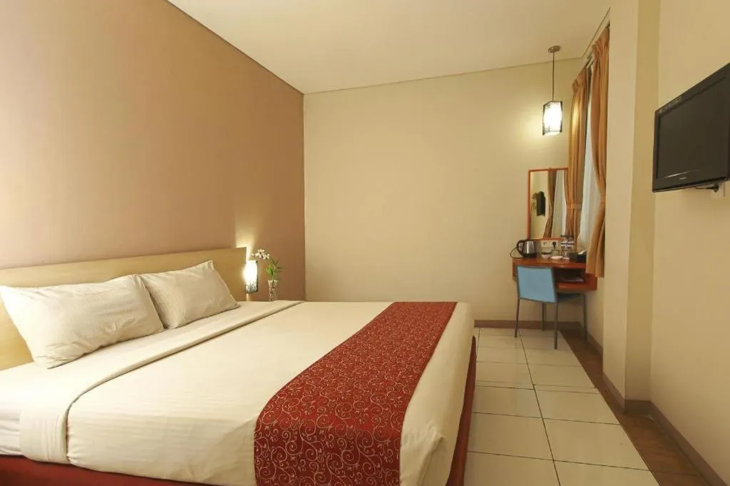 Bed in Hotel Marlin Pekalongan Managed by Dafam