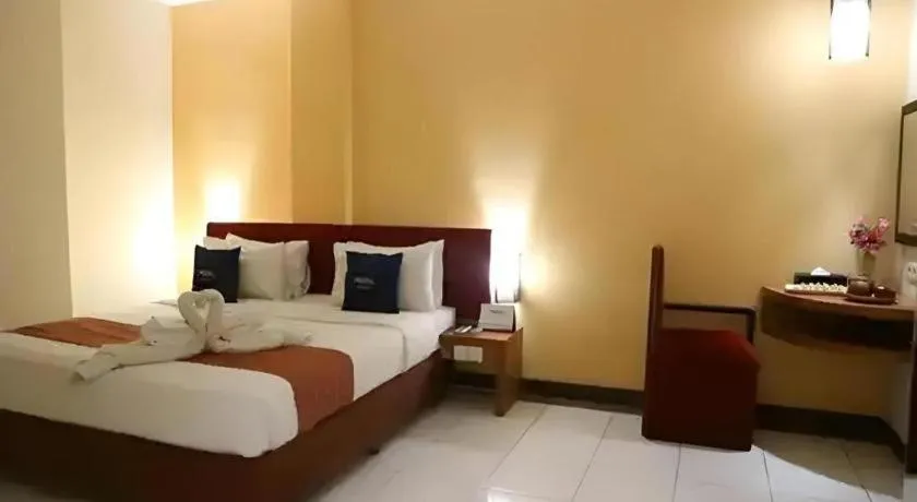 Bed in Hotel Marlin Pekalongan Managed by Dafam