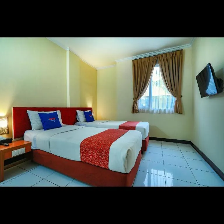 Bed in Hotel Marlin Pekalongan Managed by Dafam
