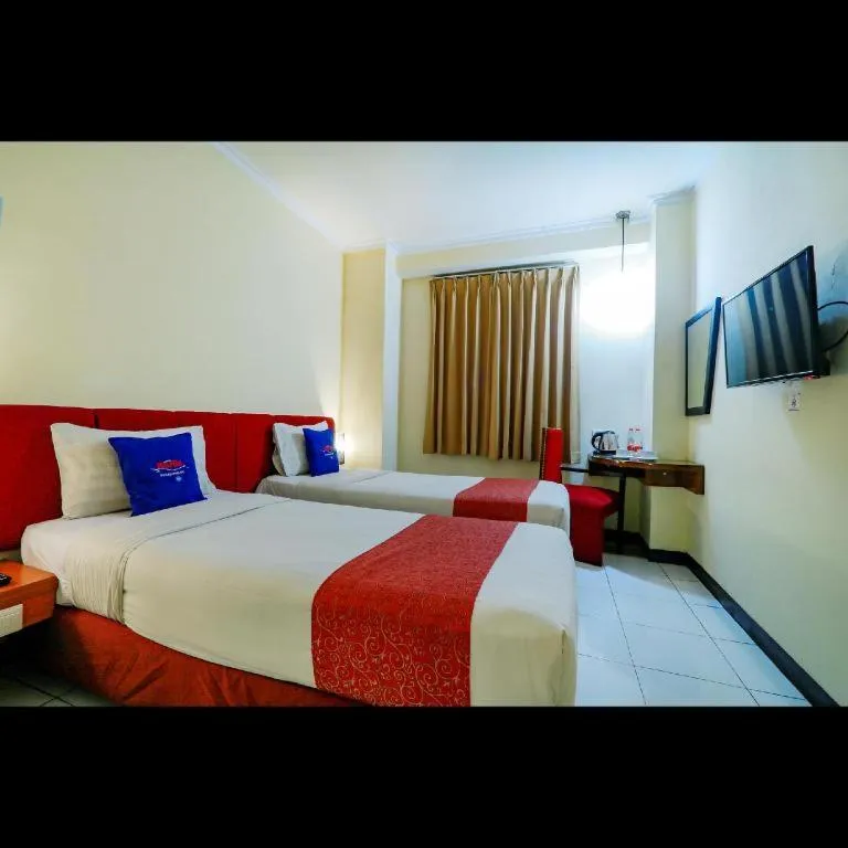 Bed in Hotel Marlin Pekalongan Managed by Dafam