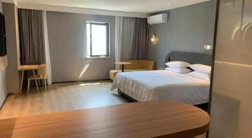 Bed in Jinjiang Inn Qingdao Development Zone Jinggangshan Rd.