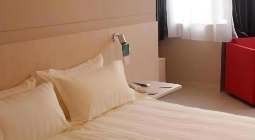 Bed in Jinjiang Inn Qingdao Development Zone Jinggangshan Rd.