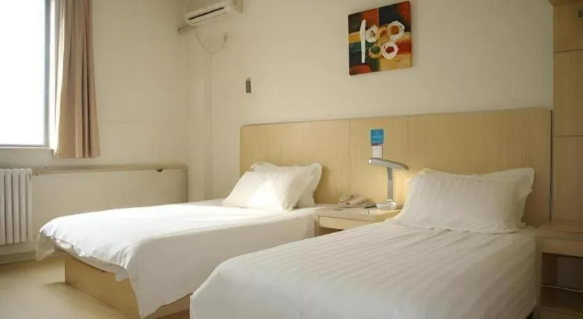 Bed in Jinjiang Inn Qingdao Development Zone Jinggangshan Rd.