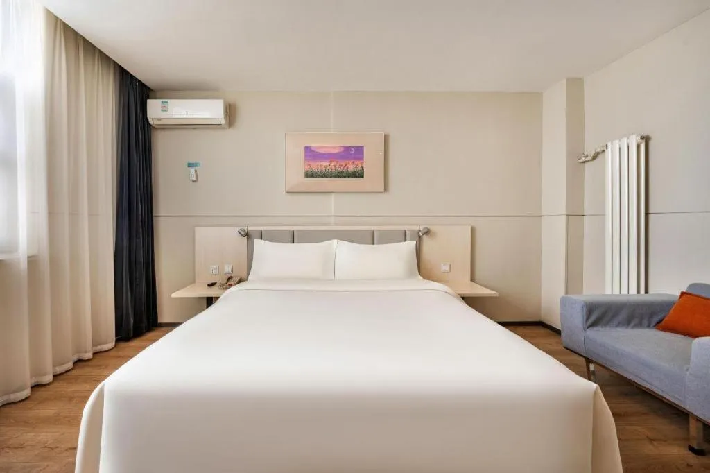 Bed in JinJiang Inn Baoji Administra Tion Center