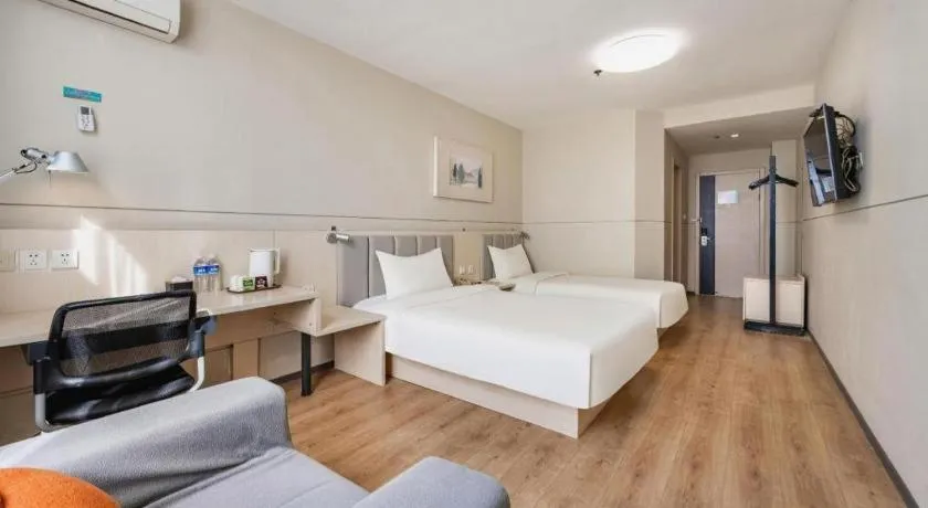 Bed in JinJiang Inn Baoji Administra Tion Center