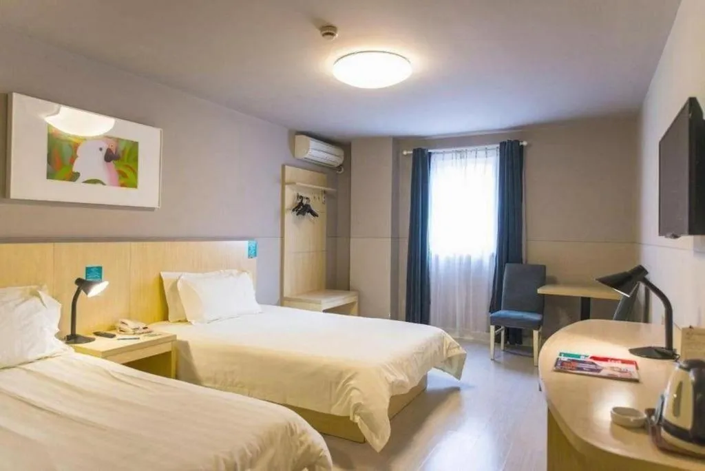 Bed in JinJiang Inn Baoji Administra Tion Center