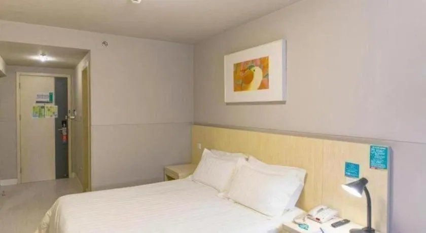 Bed in JinJiang Inn Baoji Administra Tion Center