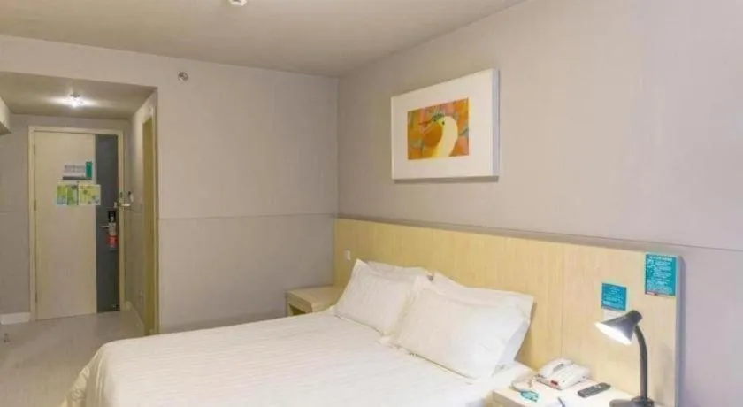 Bed in JinJiang Inn Baoji Administra Tion Center