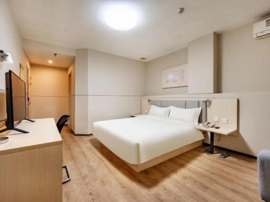 Bed in JinJiang Inn Baoji Administra Tion Center