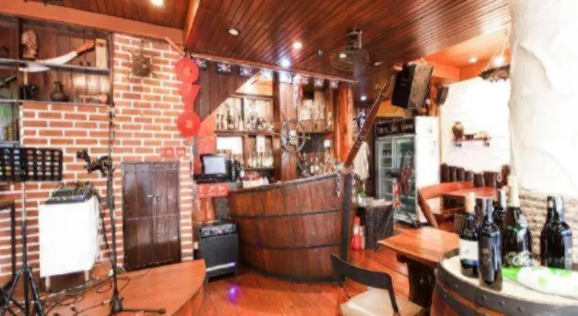 OYO 1103 Pirates House Hotel