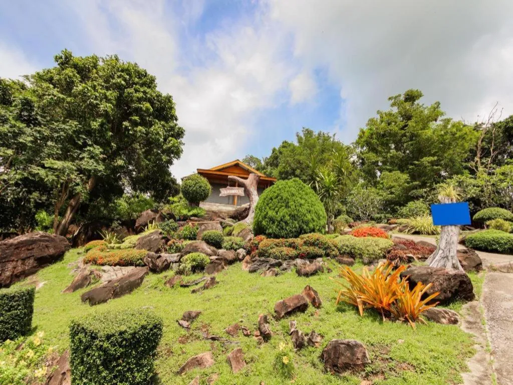 OYO 1103 Pirates House Hotel