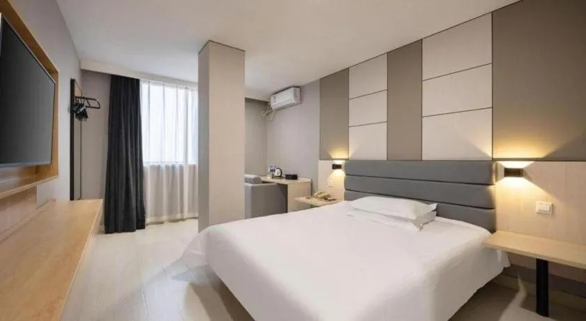 Bed in Jinjiang Inn Jinzhou Luoyang Road