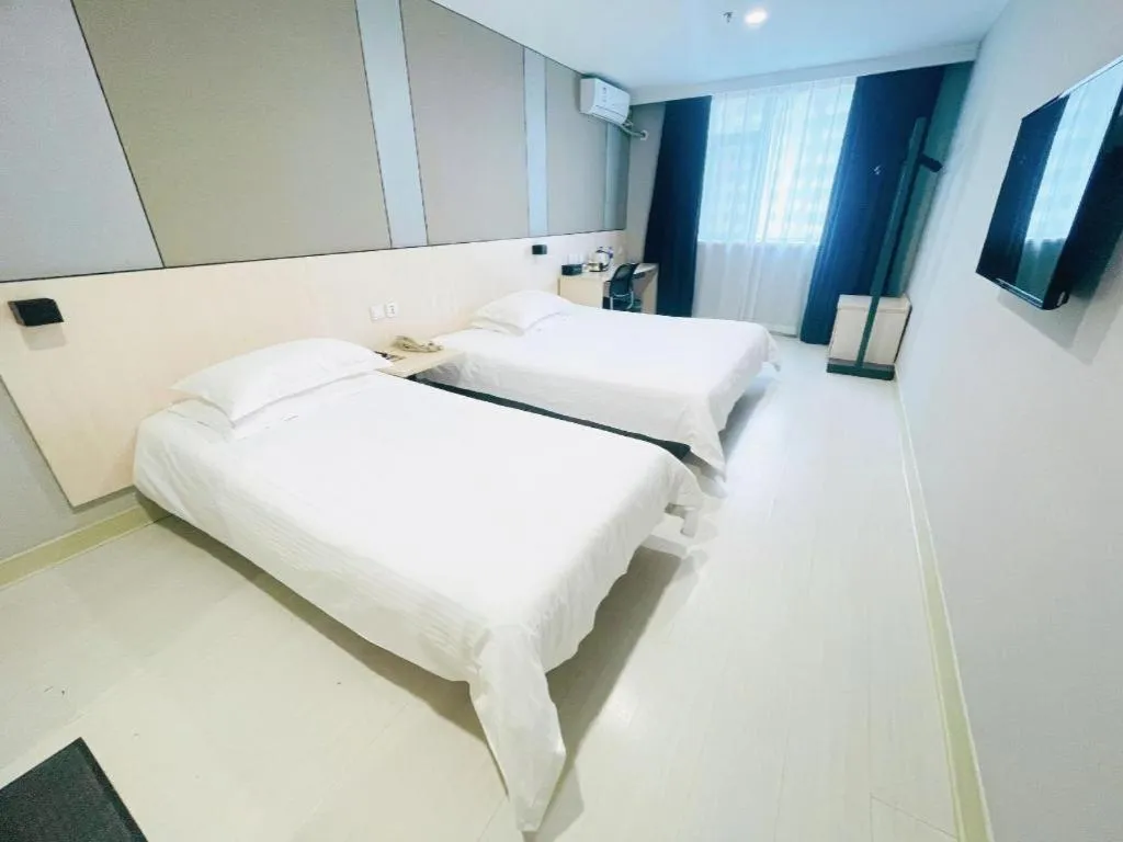 Bed in Jinjiang Inn Jinzhou Luoyang Road