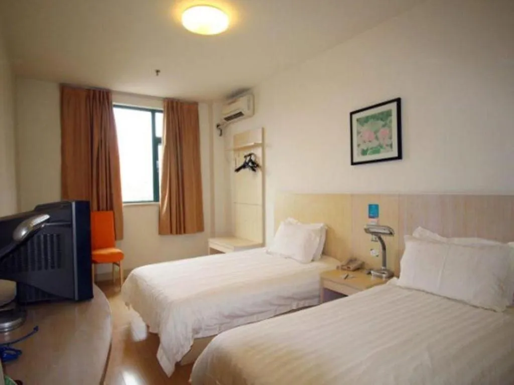 Bed in Jinjiang Inn Jinzhou Luoyang Road