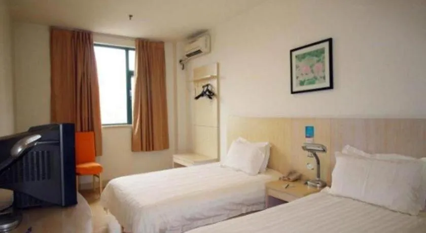 Bed in Jinjiang Inn Jinzhou Luoyang Road