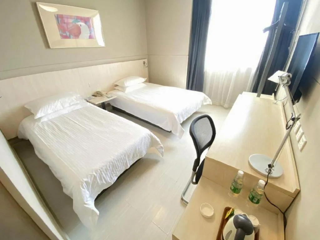 Bed in Jinjiang Inn Jinzhou Luoyang Road