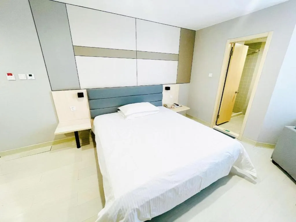 Bed in Jinjiang Inn Jinzhou Luoyang Road