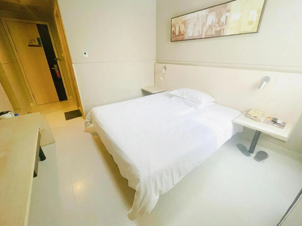 Bed in Jinjiang Inn Jinzhou Luoyang Road