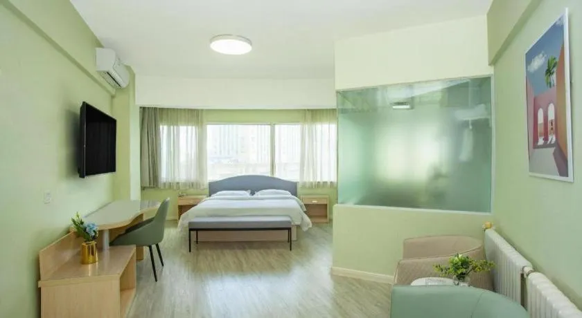 Bed in Super 8 Hotel Chengde Imperial Summer Resort