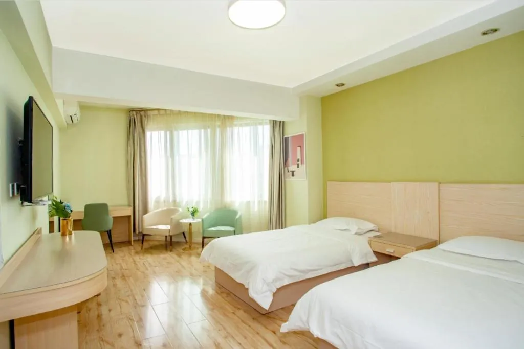 Bed in Super 8 Hotel Chengde Imperial Summer Resort