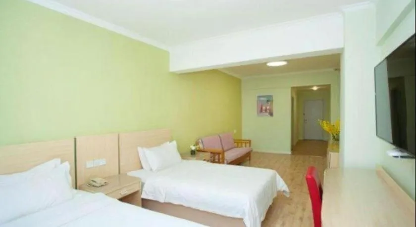 Bed in Super 8 Hotel Chengde Imperial Summer Resort