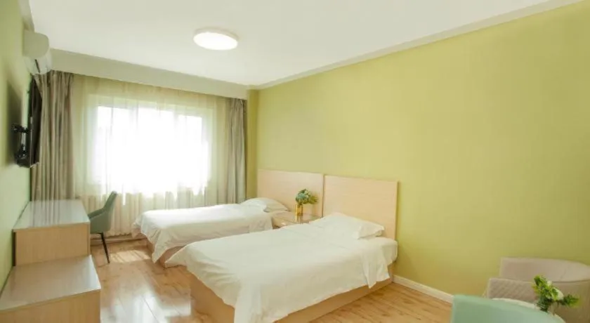 Bed in Super 8 Hotel Chengde Imperial Summer Resort